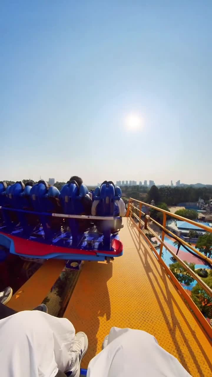 摆臂240度的超级大摆锤！#长隆欢乐世界 