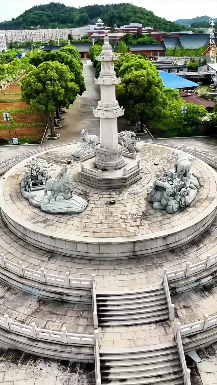 一生一定要来一次小普陀山，一方净士，三柱清香，愿所求皆所愿，三分求，七分修，但行好事，莫问前程！佛渡有缘人！#舟山市普陀山