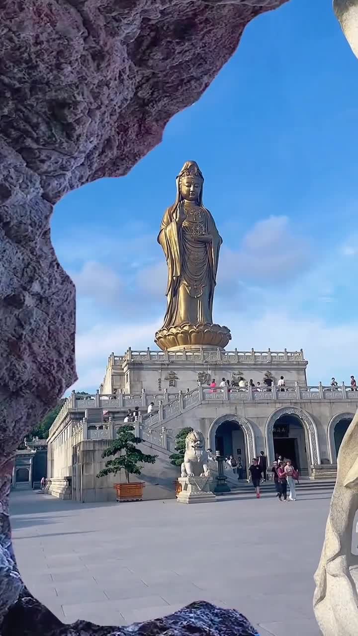 一生一定要来一次小普陀山，一方净士，三柱清香，愿所求皆所愿，三分求，七分修，但行好事，莫问前程！佛渡有缘人！#舟山市普陀山