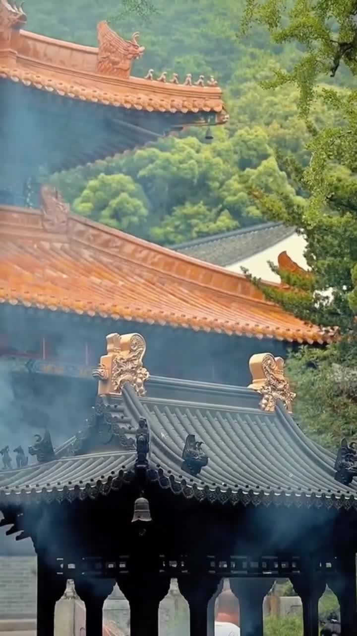 一生一定要来一次小普陀山，一方净士，三柱清香，愿所求皆所愿，三分求，七分修，但行好事，莫问前程！佛渡有缘人！#舟山市普陀山