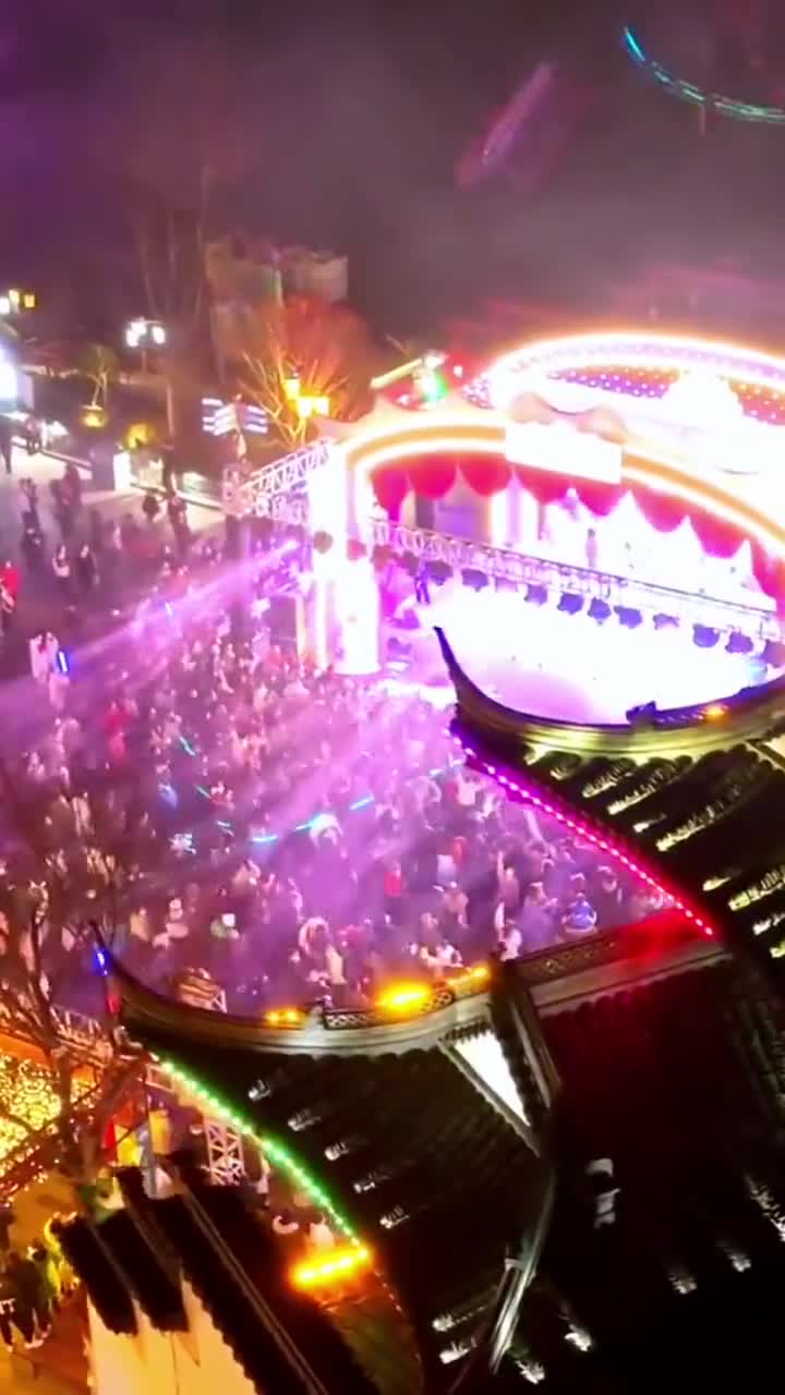 融创乐园以其丰富多样的娱乐项目和精心打造的主题区域吸引着许多游客前来玩乐。不论是家庭旅行、朋友聚会还是儿童活动，这里都能给你带来愉快的体验和难忘的回忆。#合肥市合肥融创乐园#自联盟