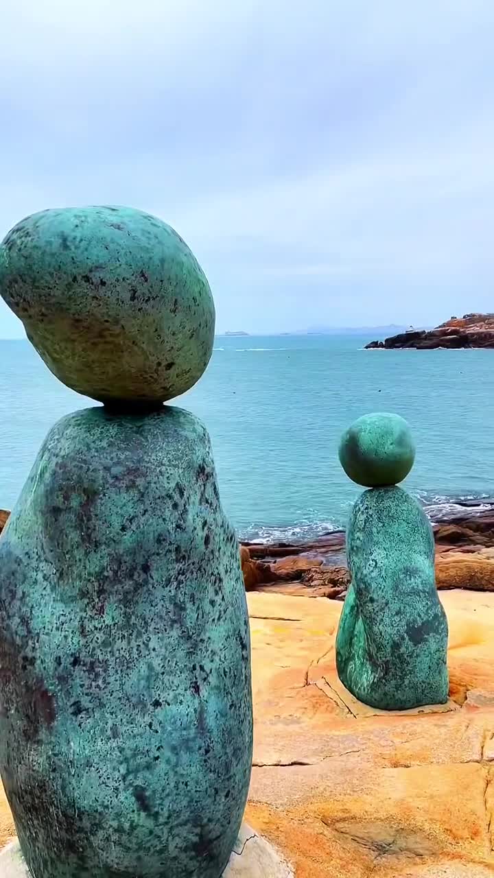 猴研岛，实在太美了，位于福建福州平潭澳前镇东澳村，是祖国大陆离台湾最近的地方，仅68海里，海天一色！这么美的地方你想带谁一起去？#平潭68海里景区