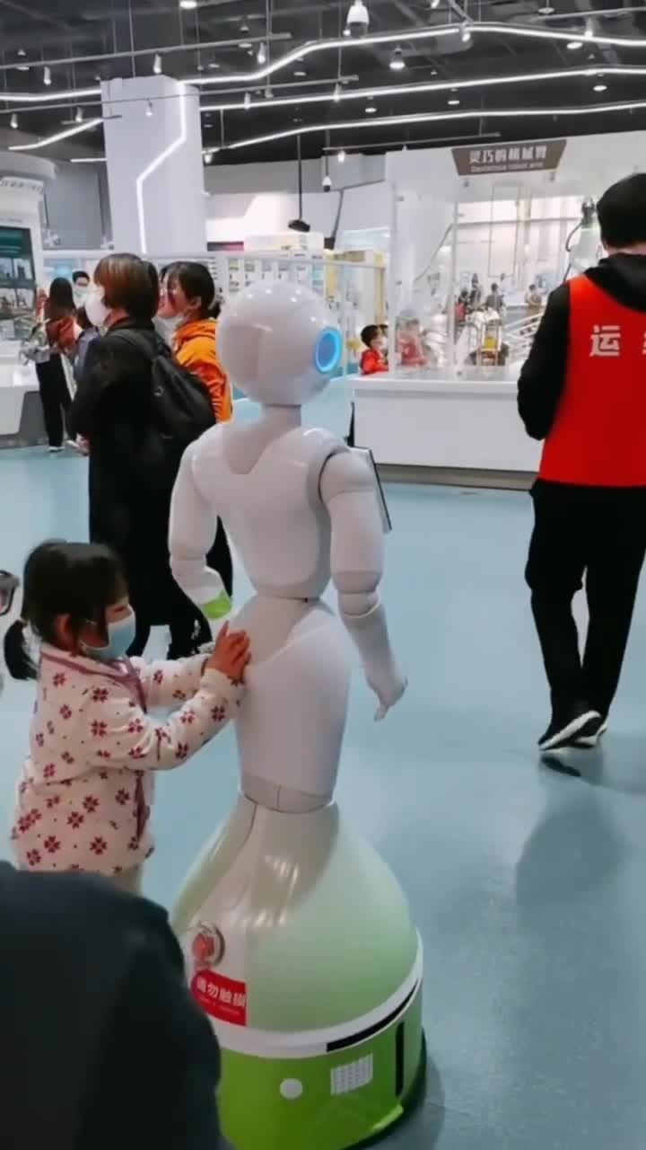 厦门科技馆的机器人也太可爱了吧，周末遛娃再合适不过#厦门科技馆