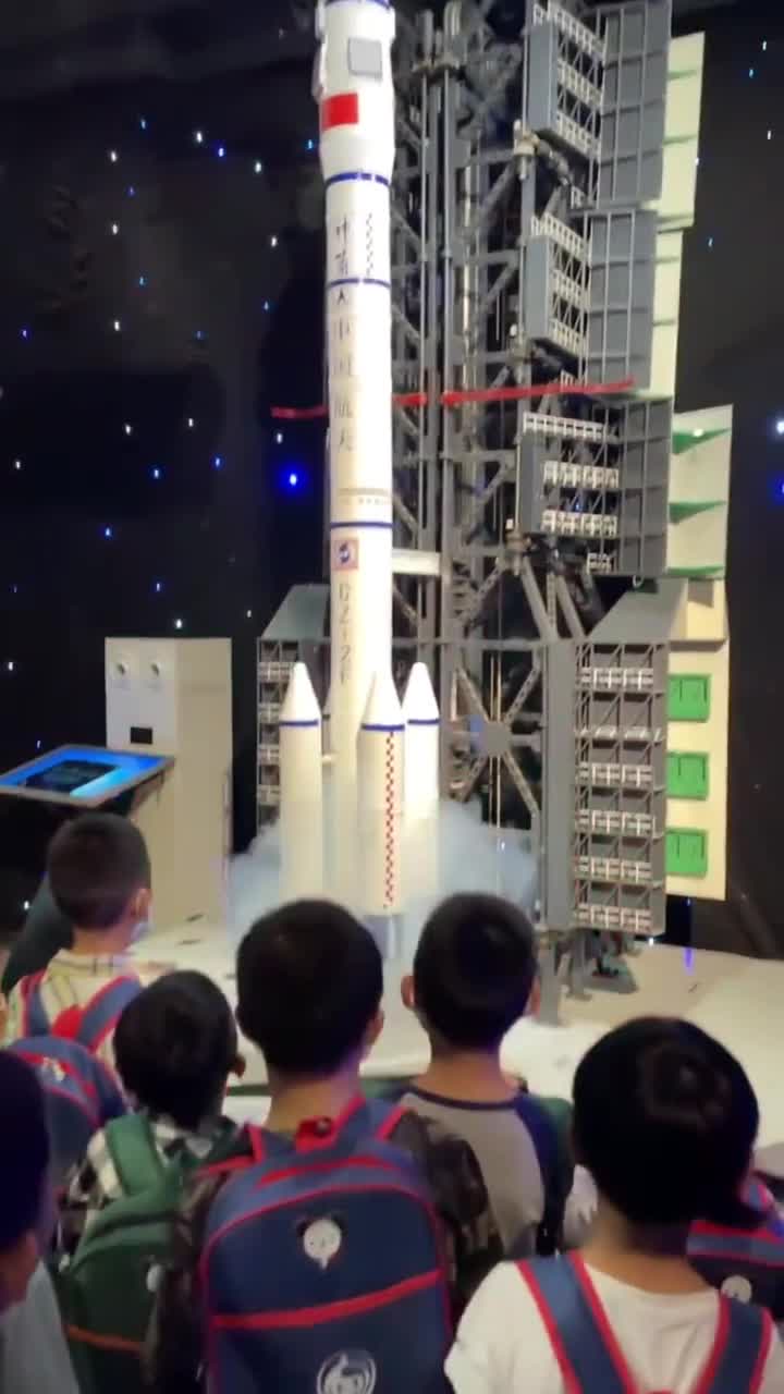厦门科技馆的机器人也太可爱了吧，周末遛娃再合适不过#厦门科技馆