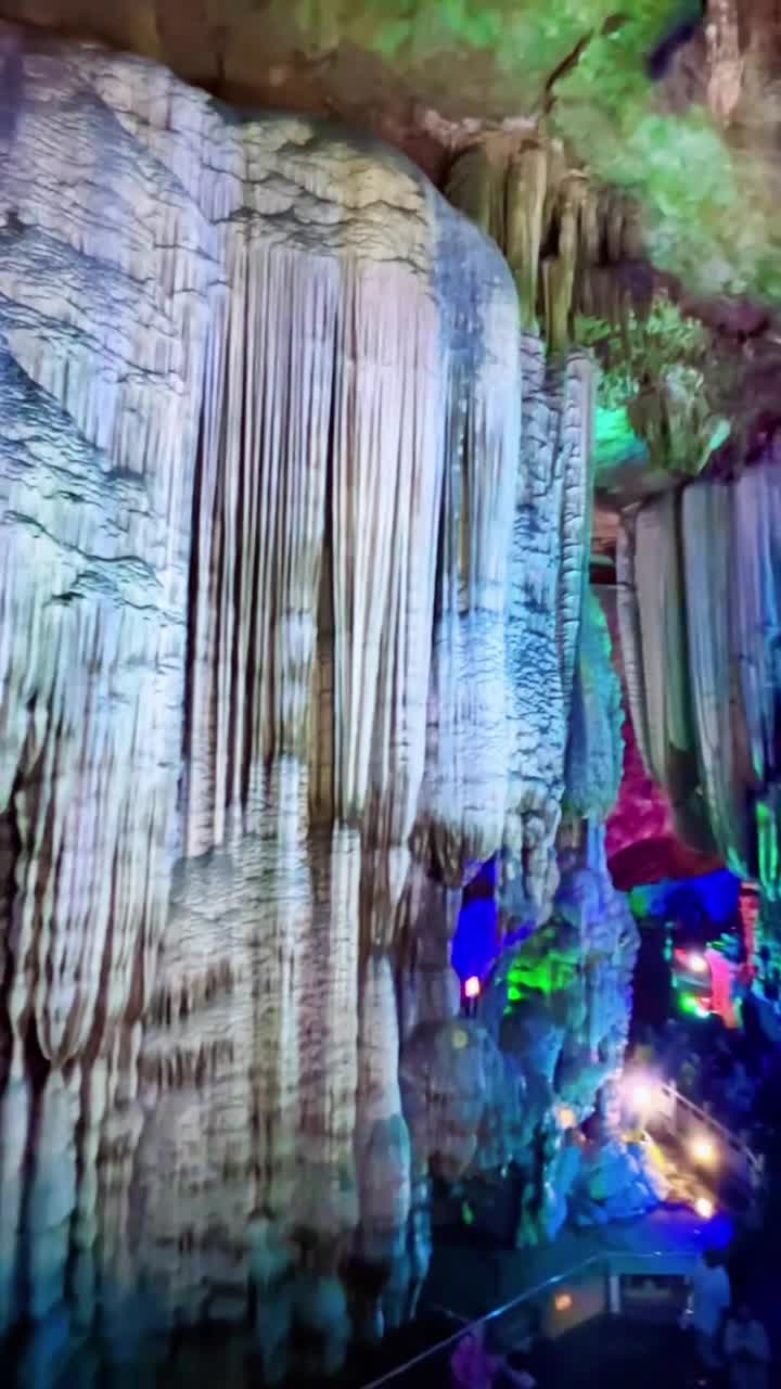 阳朔“游了银子岩，一世不缺钱”银子岩，大自然的神奇之美#桂林市银子岩景区