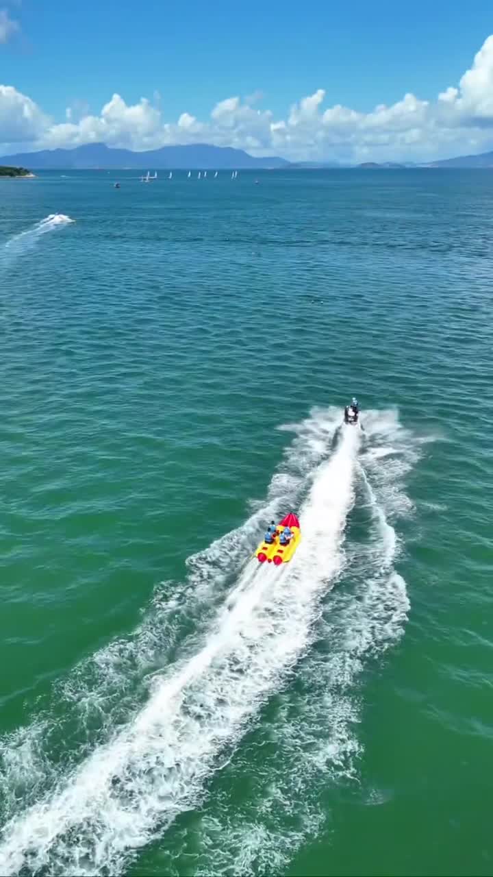 这是属于夏天的治愈之旅 这里是惠州巽寮湾，藏在广东的马尔代夫，是看海、看日出的最佳地点，海水清澈见底，超长的海岸线，风景优美的磨子石公园，这个夏天你确定不来吗 ？#惠东县巽寮湾	