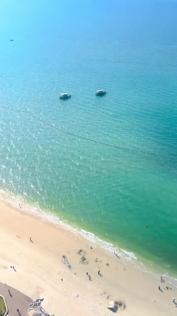 这是属于夏天的治愈之旅 这里是惠州巽寮湾，藏在广东的马尔代夫，是看海、看日出的最佳地点，海水清澈见底，超长的海岸线，风景优美的磨子石公园，这个夏天你确定不来吗 ？#惠东县巽寮湾	