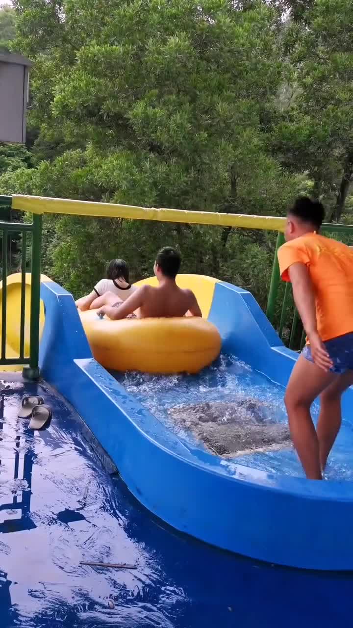  夏日炎炎 玩水超甜 不玩水不童年 不湿身不夏天 这个夏天你会带谁来# 观澜山水田园水上乐园 清凉一夏 # 夏季玩水#观澜山水田园旅游文化园#自联盟
